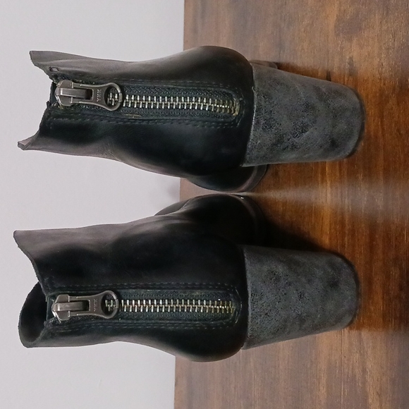 Korks Chandra Booties Black Leather Chunky heel 8 medium Zipper Back 3in heel - Picture 4 of 6